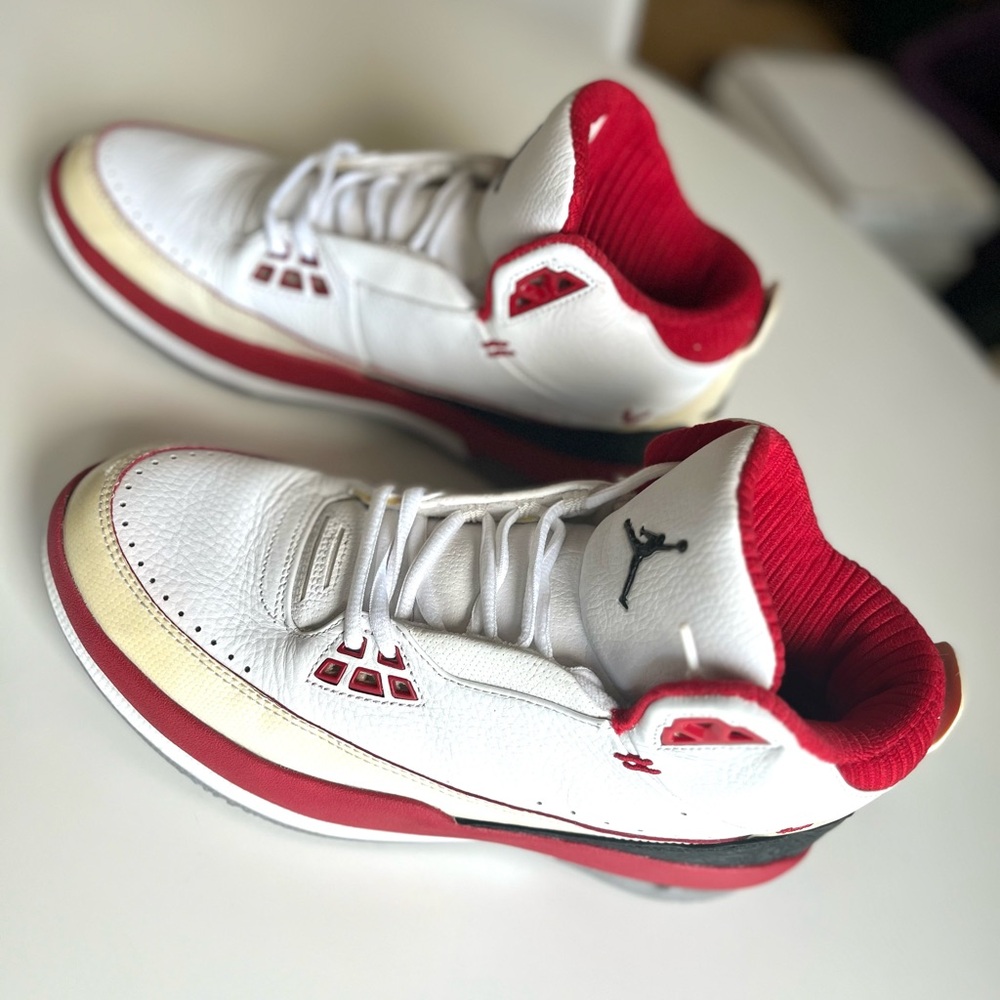 Air Jordan 2 Retro “Chicago” 2008 Countdown - Picture 2 of 6